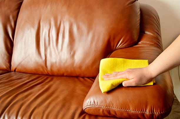 Comment nourrir et entretenir un canapé en cuir ?