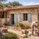découvrez comment rénover votre maison provençale à marseille en utilisant des matériaux locaux et des techniques traditionnelles pour préserver son charme authentique.